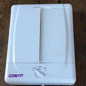 Conair make up mirror with adjusting lights for day, office, evening